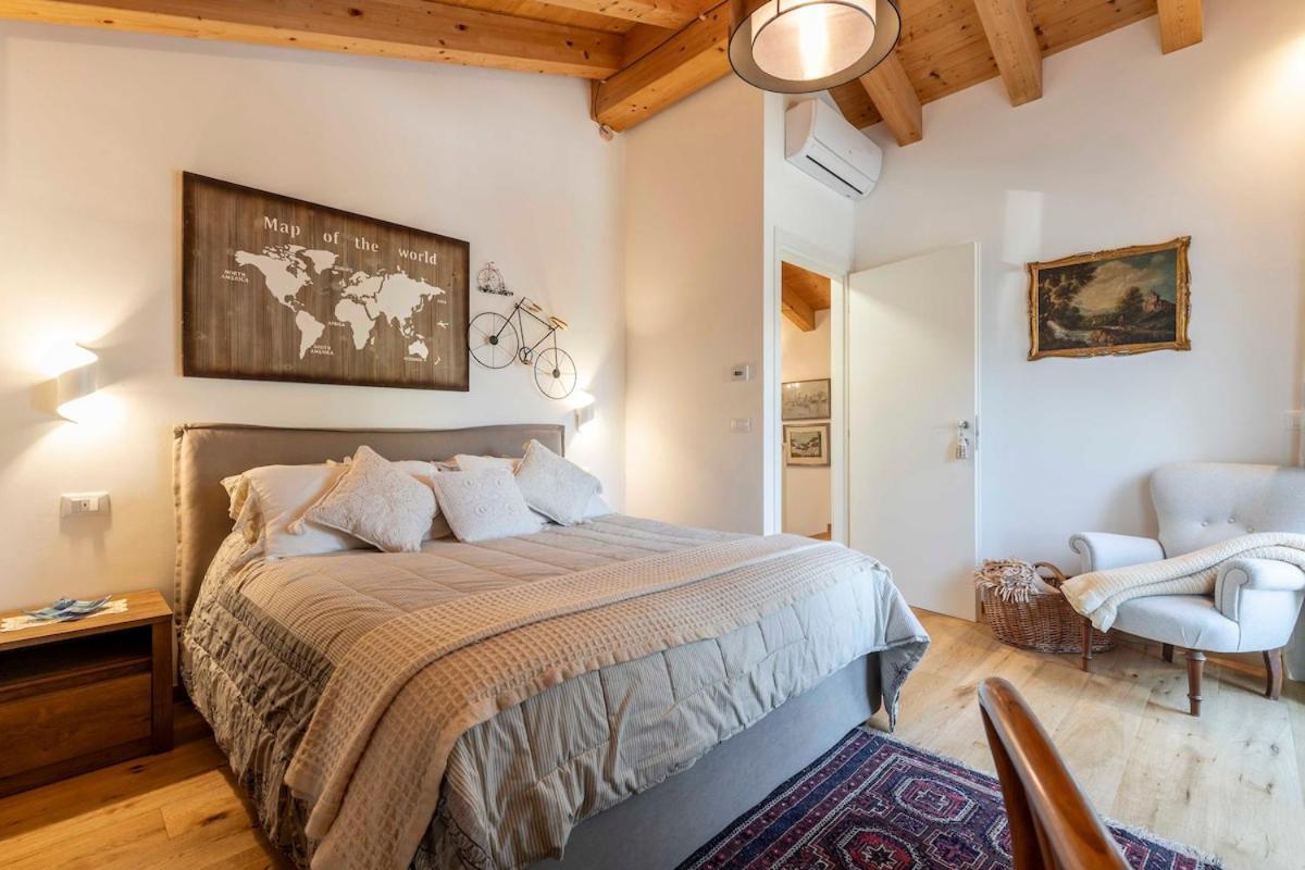 Stylish House Near With Parking Holiday home
