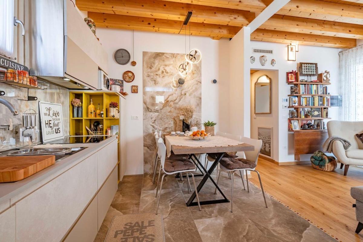 Holiday home Stylish House Near With Parking